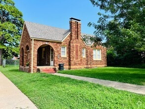 Building Photo - 831 S Indianapolis Ave