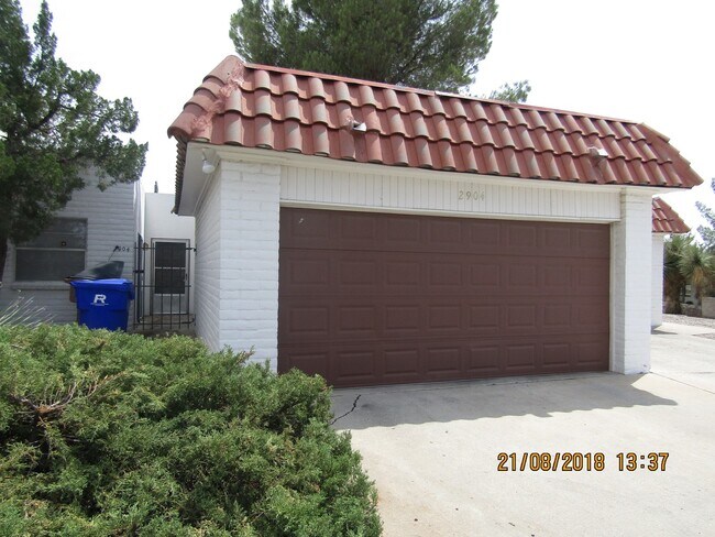 Foto del edificio - 2 Bedroom 2 Bath Duplex!! Taking Applicati...