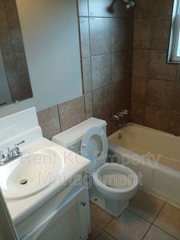 Foto del edificio - 5038 N Topping Ave