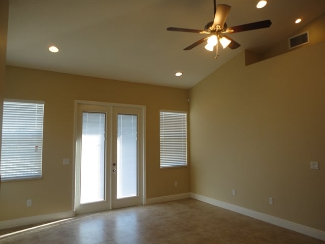 Foto del edificio - 1108 Crimson Clover Ln