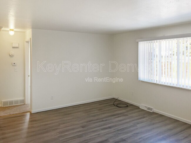 Foto del edificio - 9165 Perry St