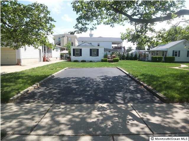 Building Photo - 115 11th Ave