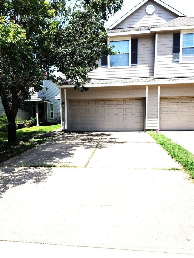 Foto del edificio - 17138 Oakwood Chase Dr