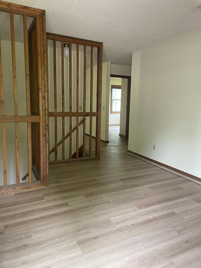 Building Photo - 403-405 S 8th Ave