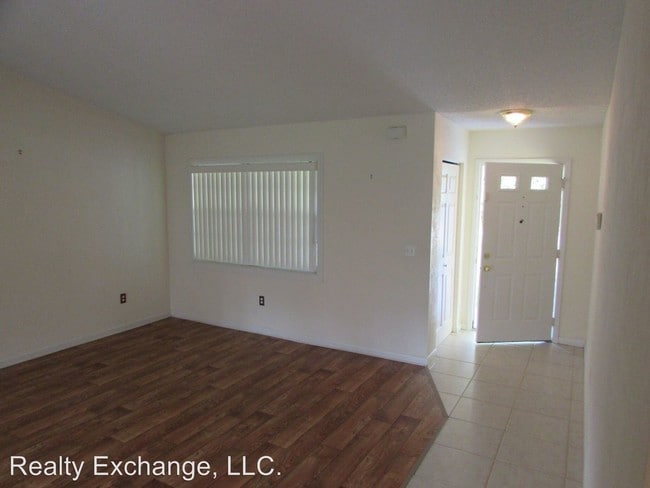 Building Photo - 14 Bracken Ln