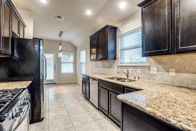 Foto del edificio - 233 Red Hawk Pl