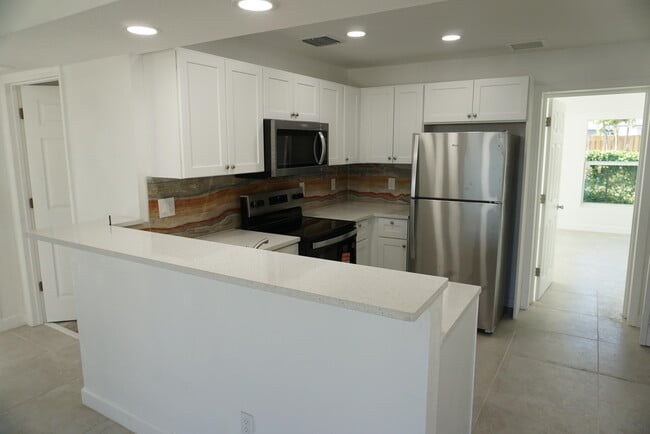 Foto del edificio - 957 Lewis Dr