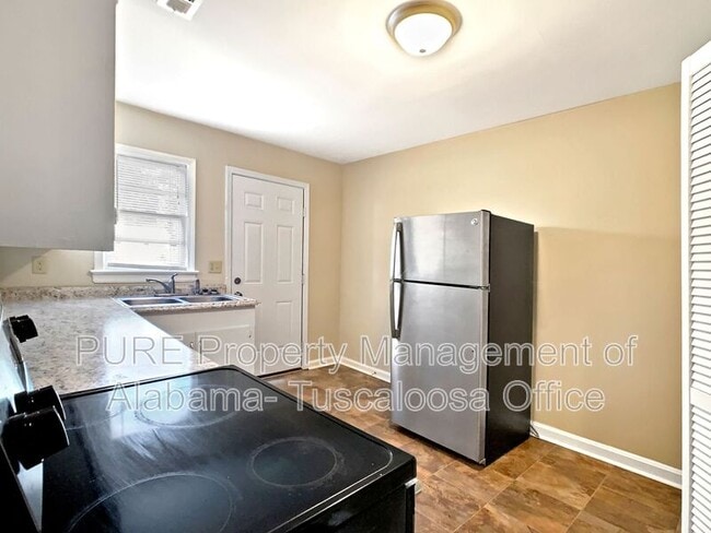 Building Photo - 1120 19th St