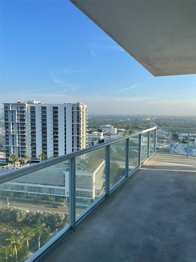 Foto del edificio - 3470 E Coast Ave