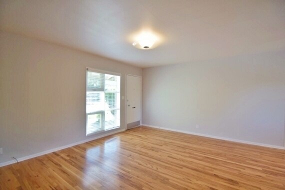 Foto del edificio - 3717 S Corbett Ave