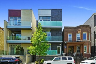 Building Photo - 2738 N Southport Ave