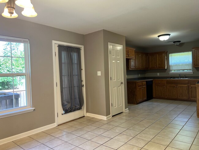 Building Photo - 329 Autumn Dr