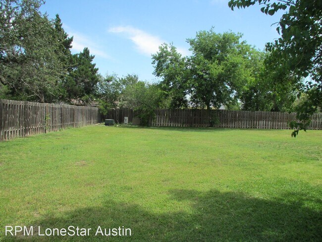 Foto del edificio - 3 br, 2.5 bath House - 1002 Lakeway Drive