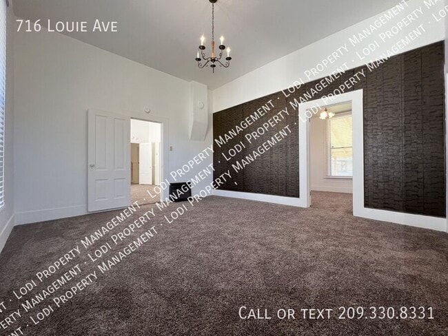 Building Photo - 716 Louie Ave
