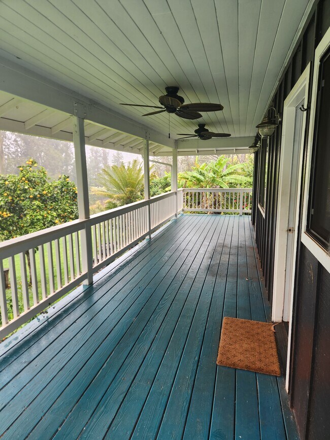 Gran terraza frontal - 2190 Piiholo Rd