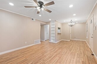 Building Photo - 6401 Skyline Dr