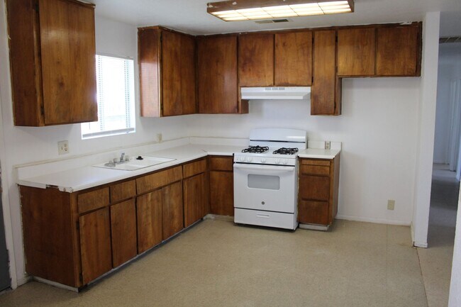Building Photo - 285 W Orange Ave