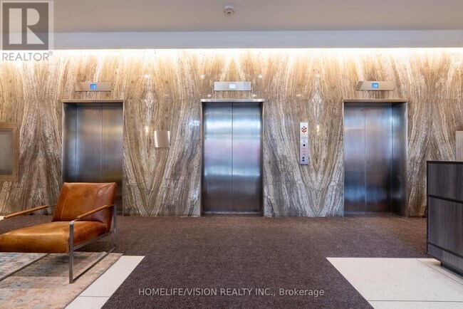 Photo du bâtiment - 1901 Yonge St