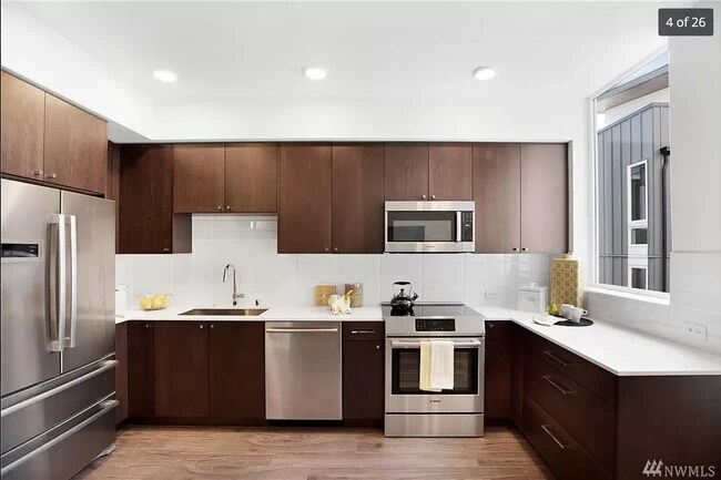 Kitchen with *induction stove*! - 3070 SW Avalon Way
