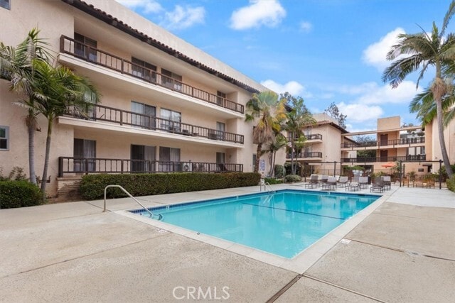 Building Photo - 1127 E Del Mar Blvd