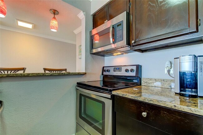 Foto del edificio - 2506 N Rocky Point Dr