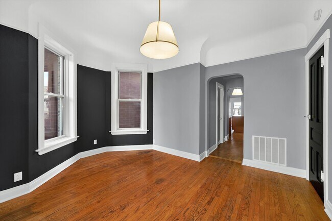 Foto del edificio - 1154 W Newport Ave