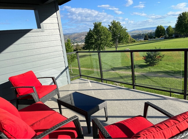 Photo du bâtiment - 975 Mt Burnham Rd