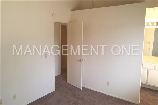 Building Photo - 2465 Spectacular Bid St
