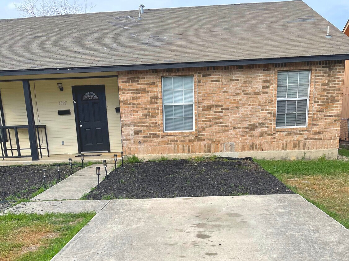 Foto principal - 1827 W Woodlawn Ave