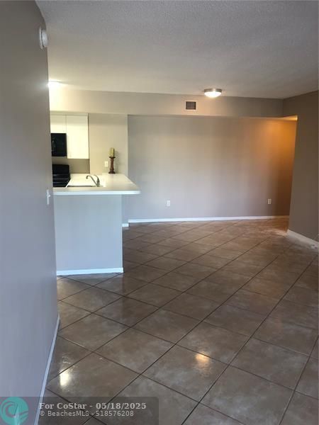 Building Photo - 2620 S University Dr