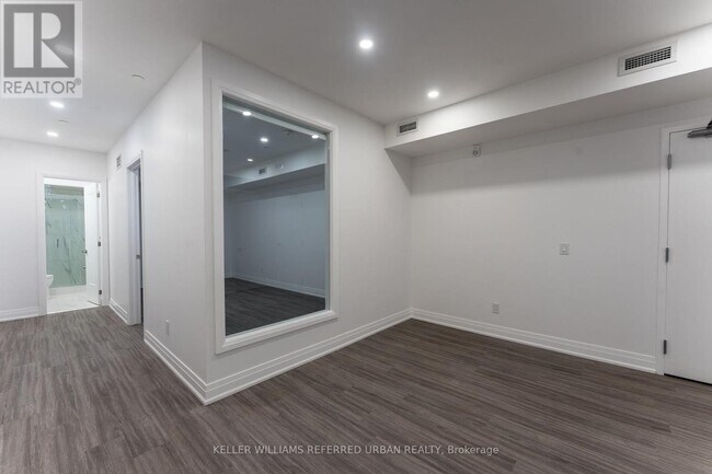 Building Photo - 475 Queen St W