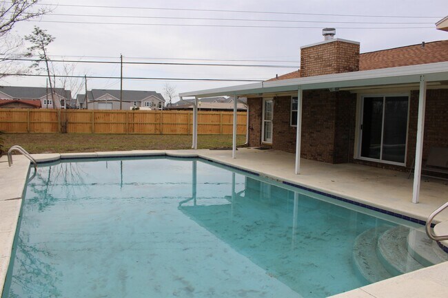 Foto del edificio - 3100 Wood Valley Rd