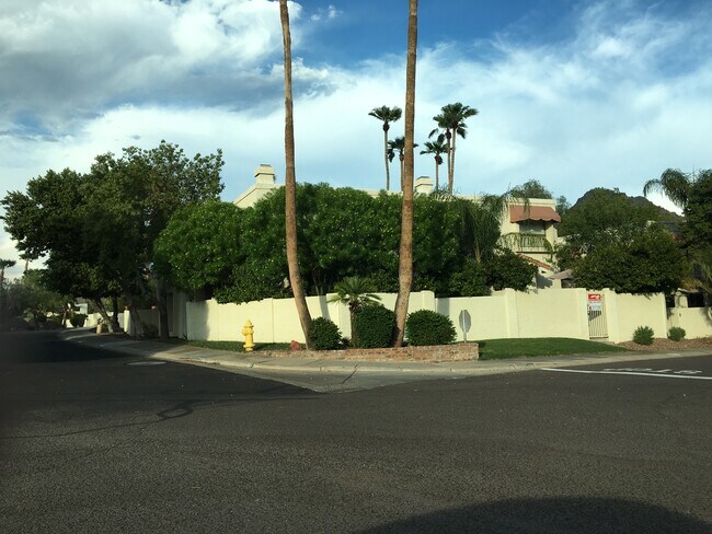Foto del edificio - 1802 E Frier Dr