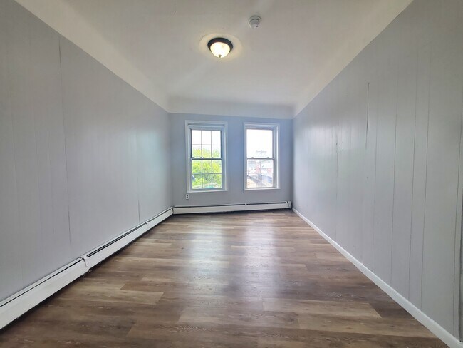 Unit 3R - 561 Ocean Ave