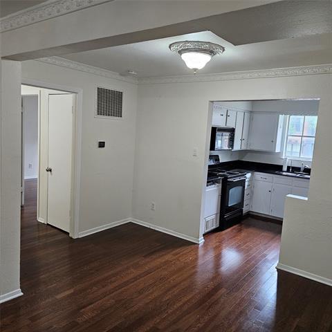 Foto del edificio - 9600 ROYAL Ln