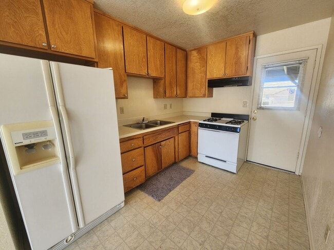 Building Photo - 74016 Maricopa Dr