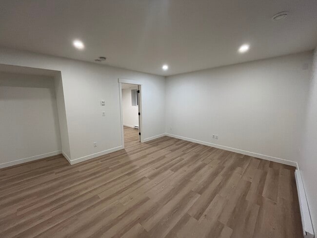 Bedroom - 7567 196A St