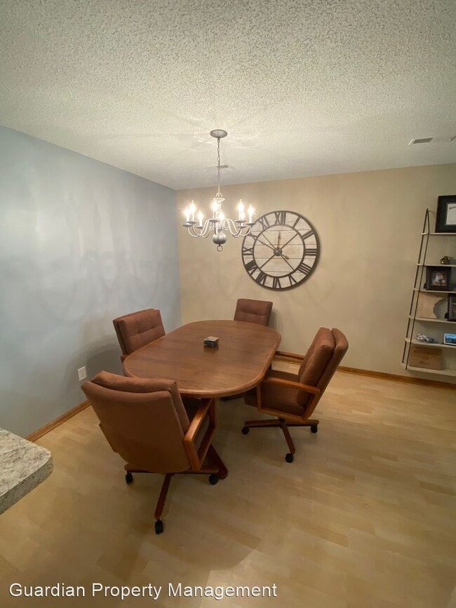Building Photo - 2 br, 1.5 bath House - 6421 Ojibway Path
