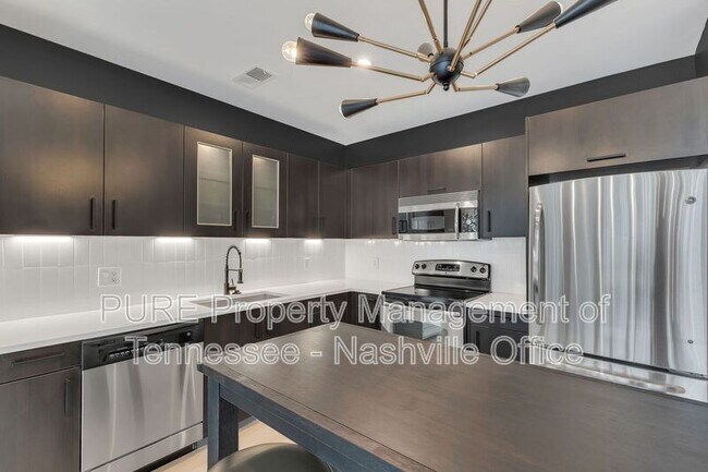Foto del edificio - 600 12th Ave S