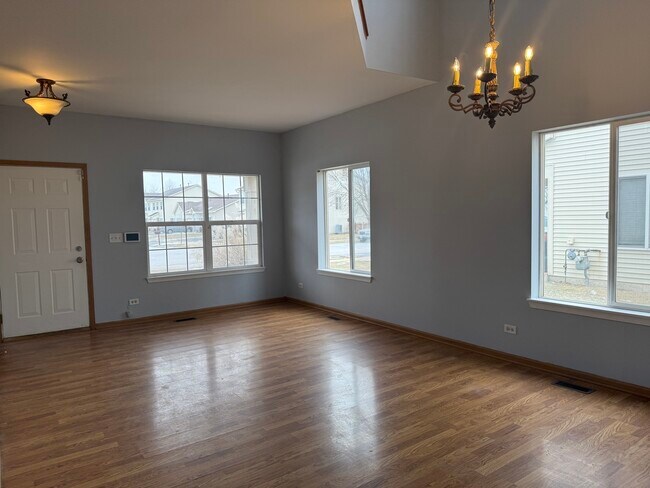 Foto del edificio - 2208 Rebecca Cir