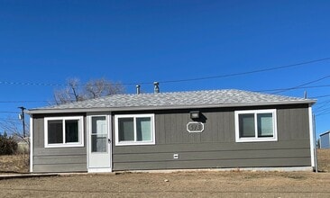 Building Photo - 513 E 7th St