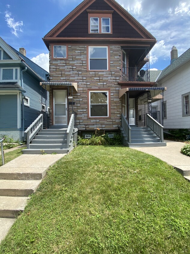 Primary Photo - 2430 N 29th St