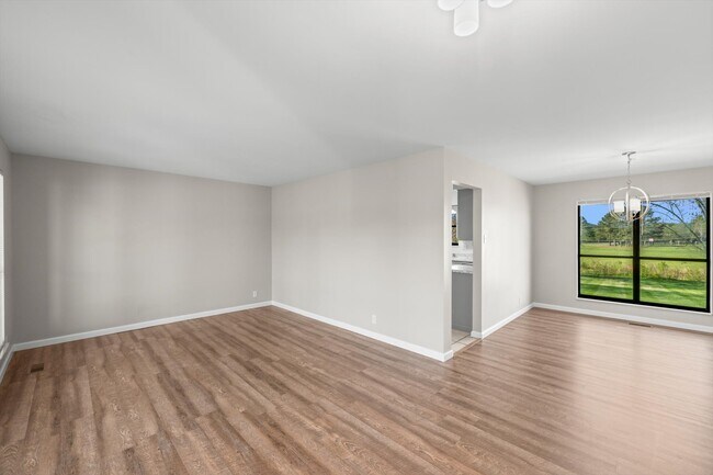 Foto del edificio - 3047 Staffordshire Blvd