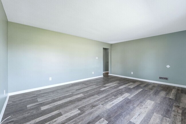 Foto del edificio - Updated 3BR Home with Fenced Yard & Garage