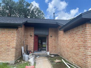Building Photo - 1811 Hanbury Ct