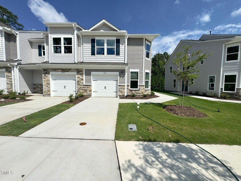 Foto principal - 1831 Hinesley Dr
