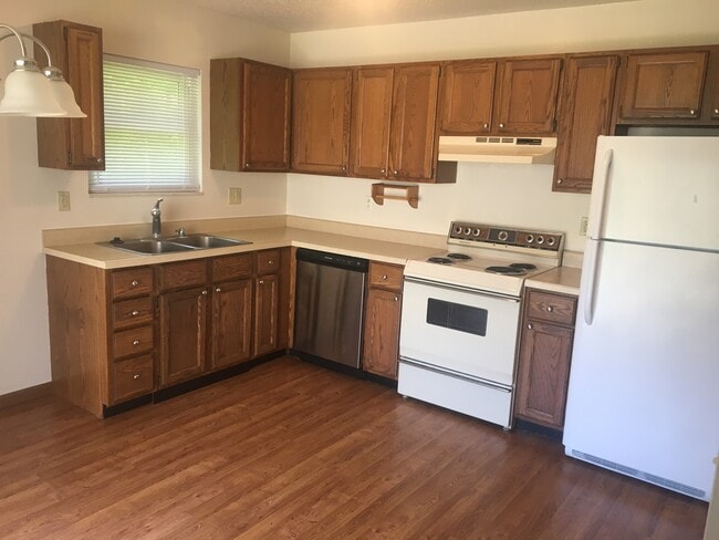 Building Photo - 613 Pepper Ridge Ct