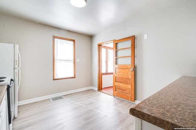 Foto del edificio - 1901 S Jefferson St