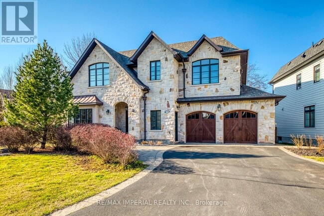Building Photo - 409 Valley Dr