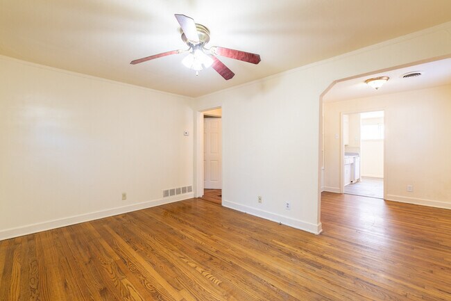 Building Photo - 3573 Marion Ave